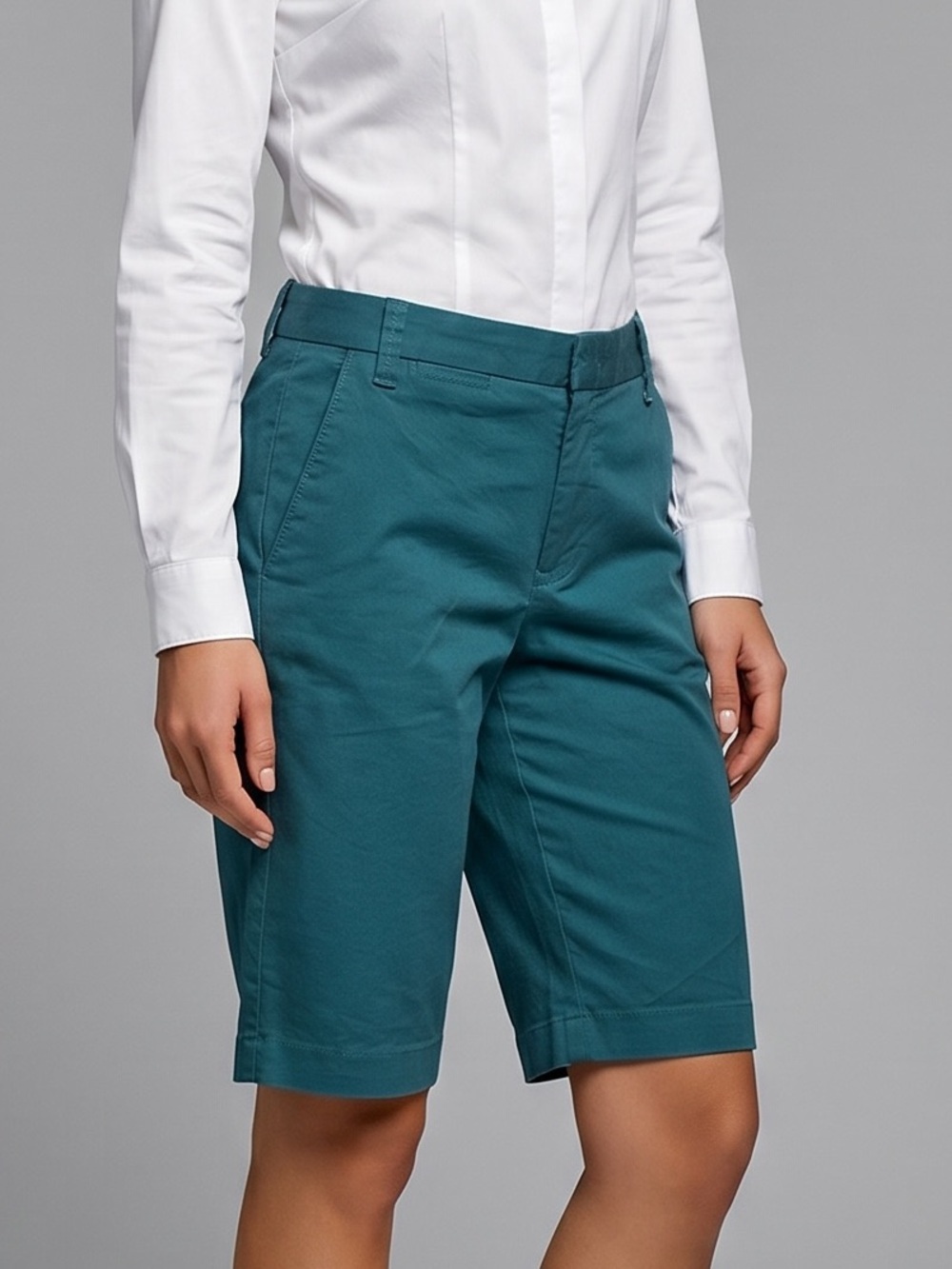 🌻NEW NWOT Theory Green Linen Blend Bermuda Knee Length Shorts Size 4